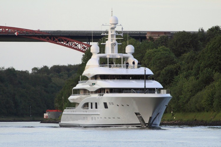 85m yacht price